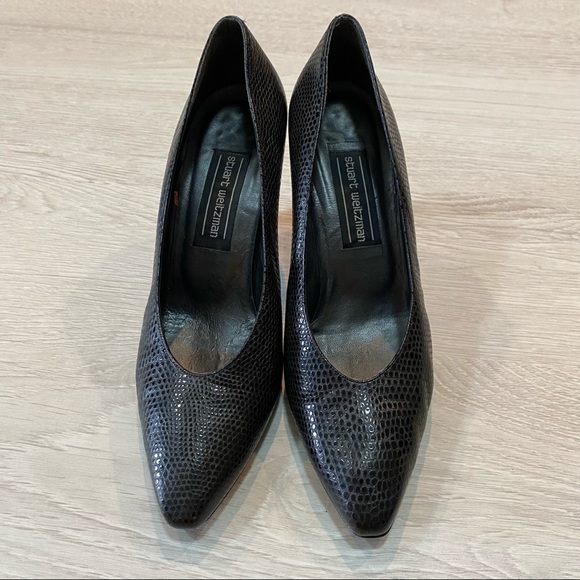 Stuart Weitzman Black Leather Snake Skin Embossed Pumps Heels Tapered Toe 8.5 - Picture 2 of 10